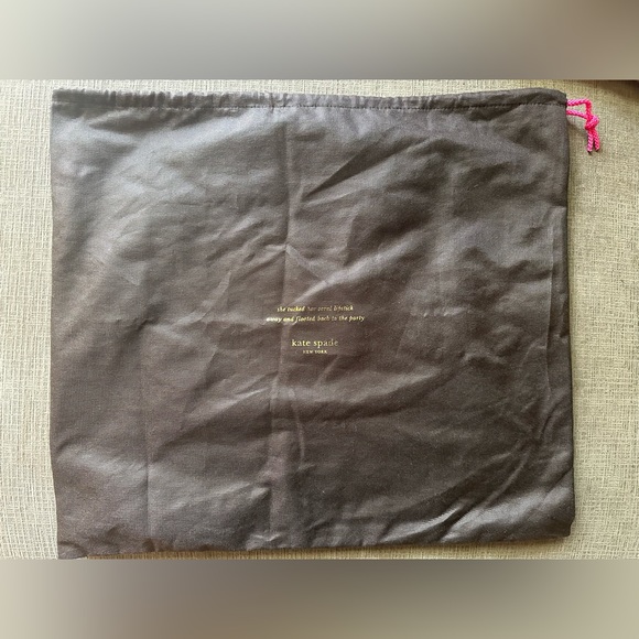 Kate Spade crossbody bucket bag ♠️ - Picture 6 of 7